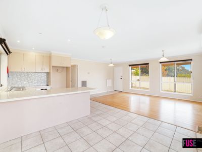 8 Hazel Street, Oaks Estate