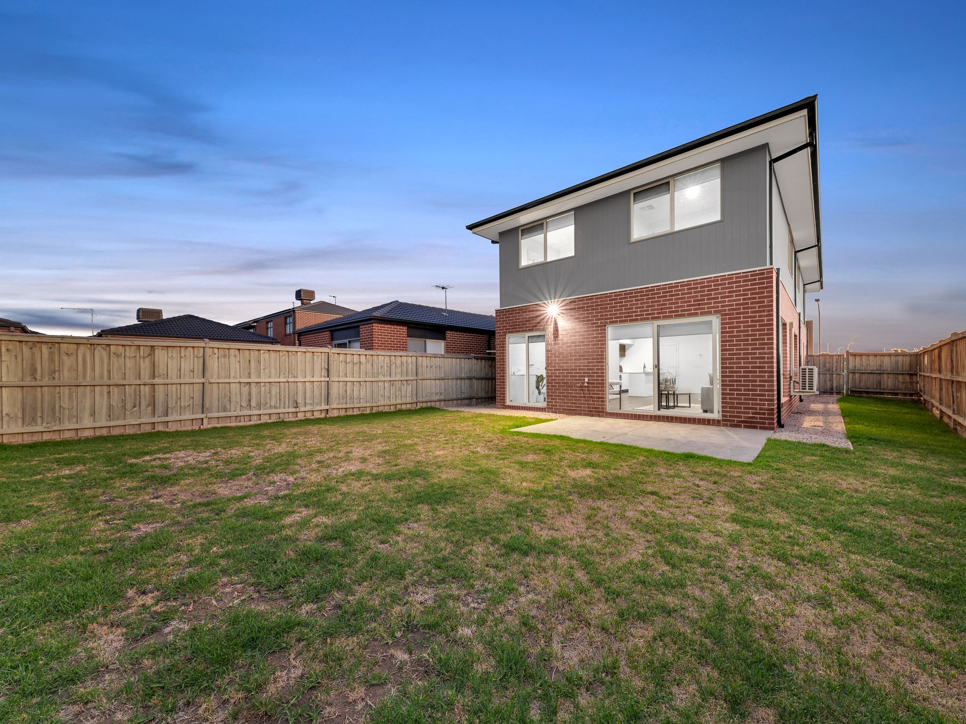 1 Growling Grass Drive, Clyde North