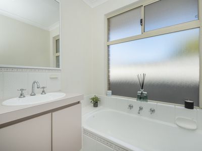 7 Crosshill Green, Kinross