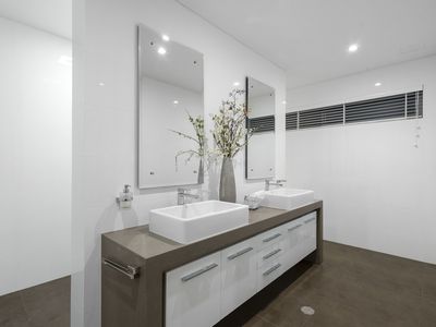 43 The Esplanade, Mount Pleasant