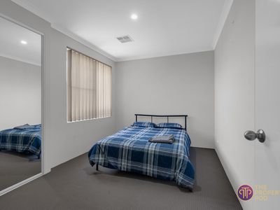 4 Sunstone Boulevard, Treeby