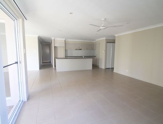Modern 4 bedroom home -  RENT INCREASE IN MAY image 2