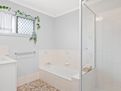 4 Moana Close, Woree