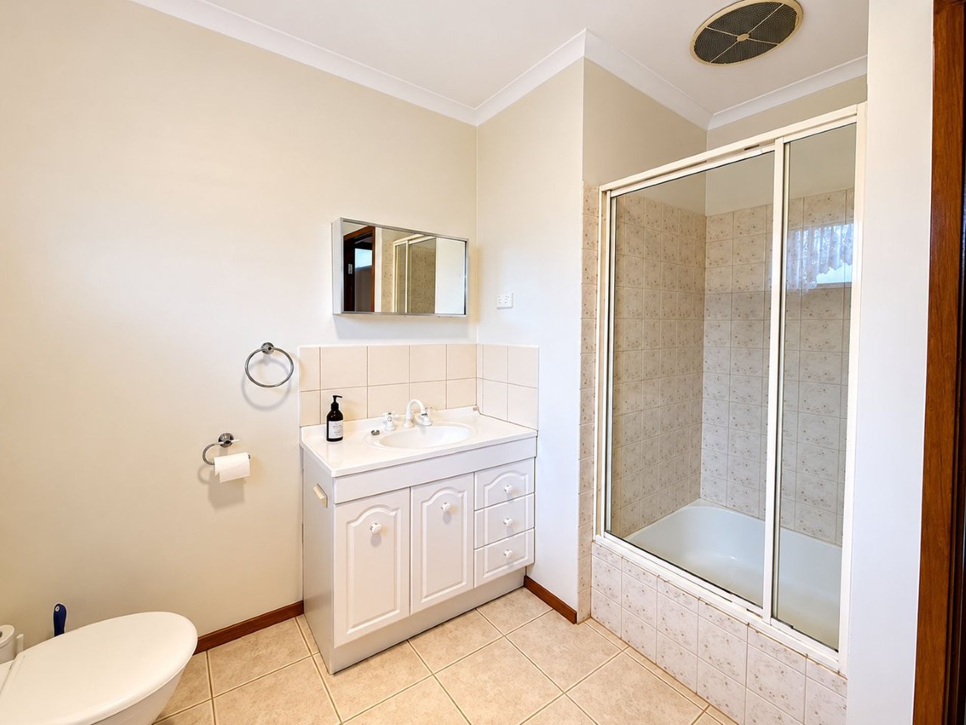 4 / 8 Parker Street, Werribee