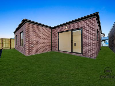 15 Whitestrand Road, Clyde North