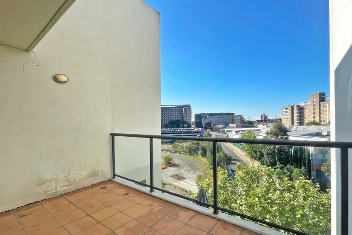 510E / 138 Carillon Avenue, Newtown