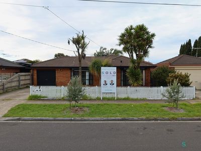 64 Lake Boga Avenue, Deer Park