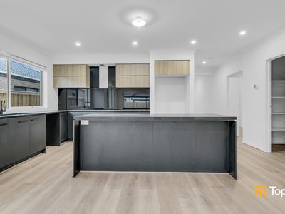 8 Prosecco Street, Wollert