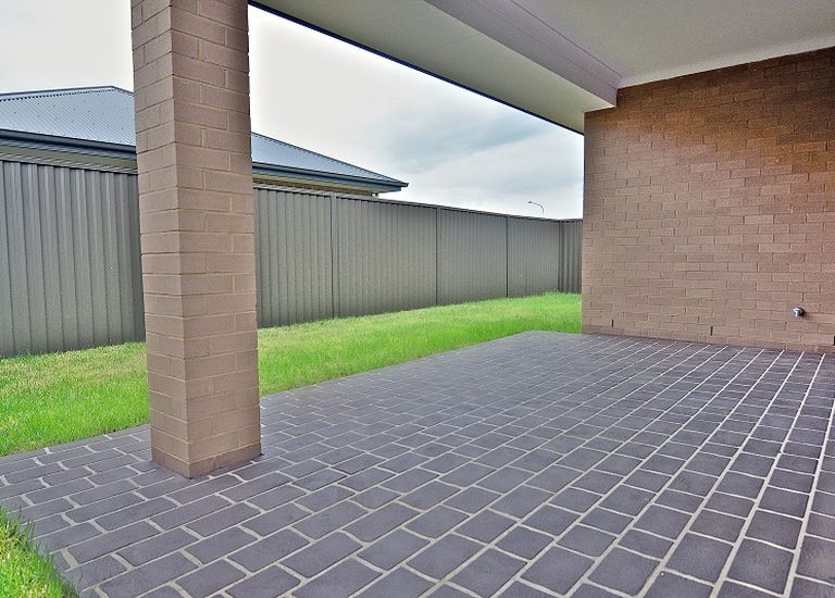 8 Monash Avenue, Gledswood Hills