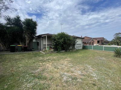 1 Barnfield Place, Dean Park