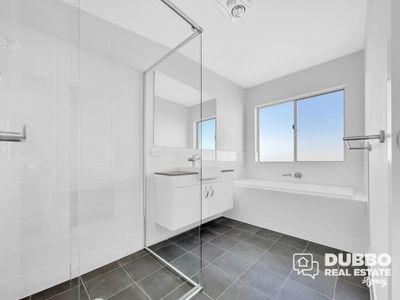 66 Cove Circuit, Dubbo