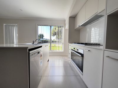 8 Potts Street, Oran Park