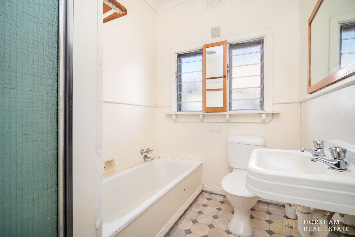 2 Baker Street, Horsham