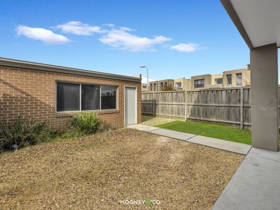 2 Aviara Walk, Cranbourne