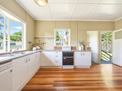 52 Fitzsimmons Street, Keperra