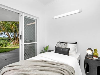 19-21 Falcon Street, Bayview Heights