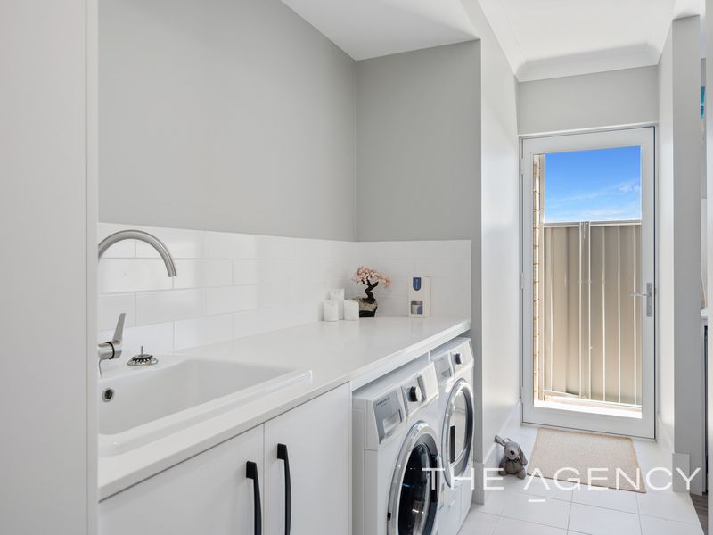 21 Rakitno Close, Lake Coogee