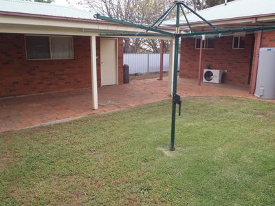 1 / 21 Bedford Avenue, Dubbo