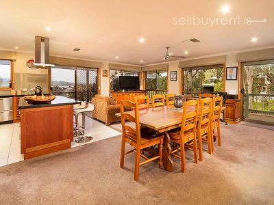 3 VISTA COURT, Bellbridge