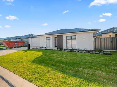 28 Arrowsmith Loop, South Guildford