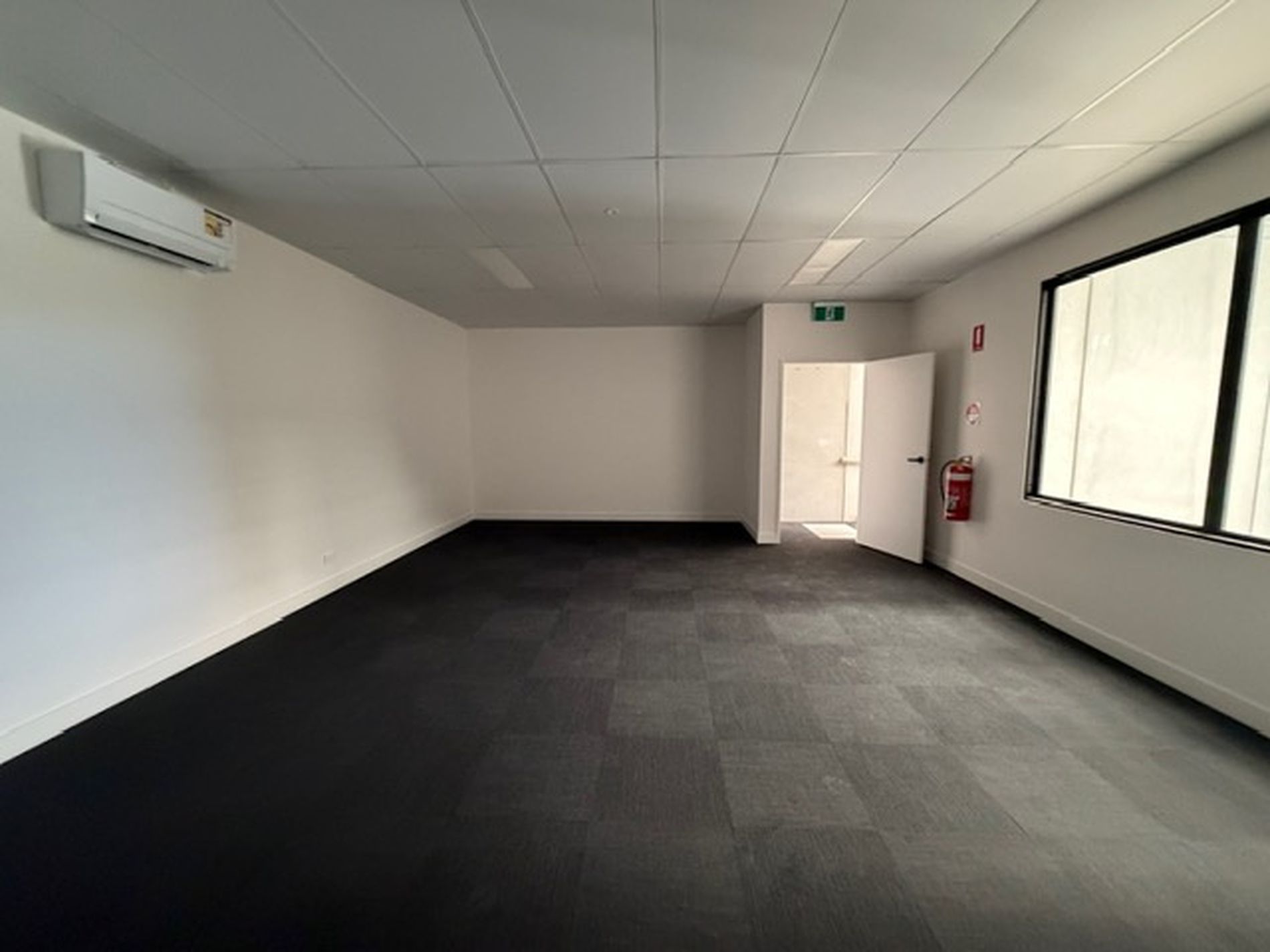 4 Moonah Circuit, Brooklyn