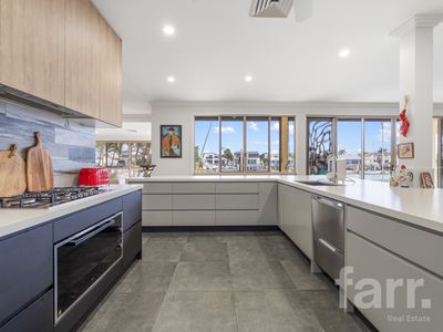 2 Cypress Court, Minyama