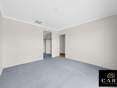36 Ironstone Street, Cranbourne East