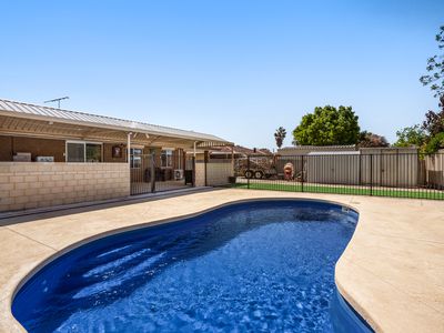 6 Breaden Drive, Cooloongup