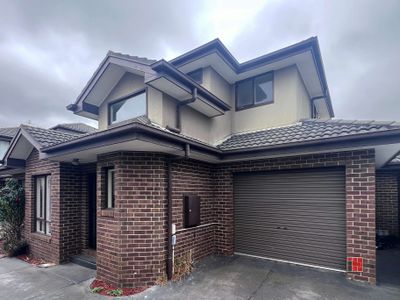 2 / 8 Faye Street, Reservoir