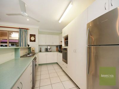 2 Carisbrooke Court, Annandale