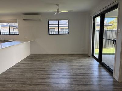 2 / 10 Satinwood Avenue, Urraween