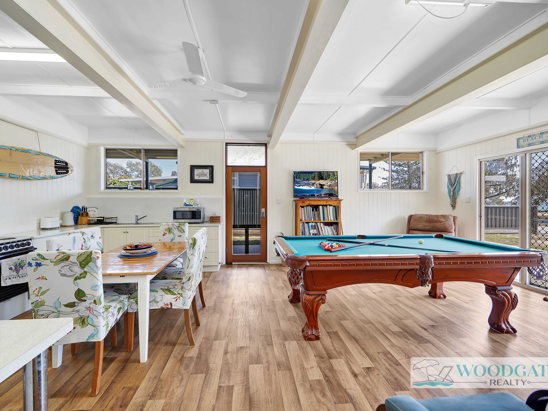 104 Esplanade, Woodgate
