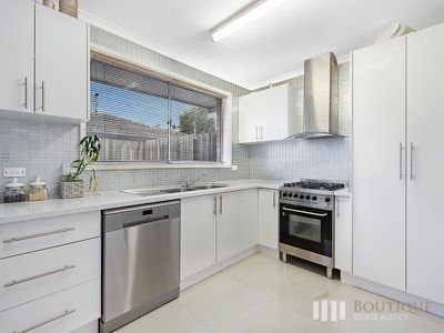 2 / 18 Third Avenue, Dandenong North