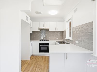 11 Bunsen Avenue, Emerton