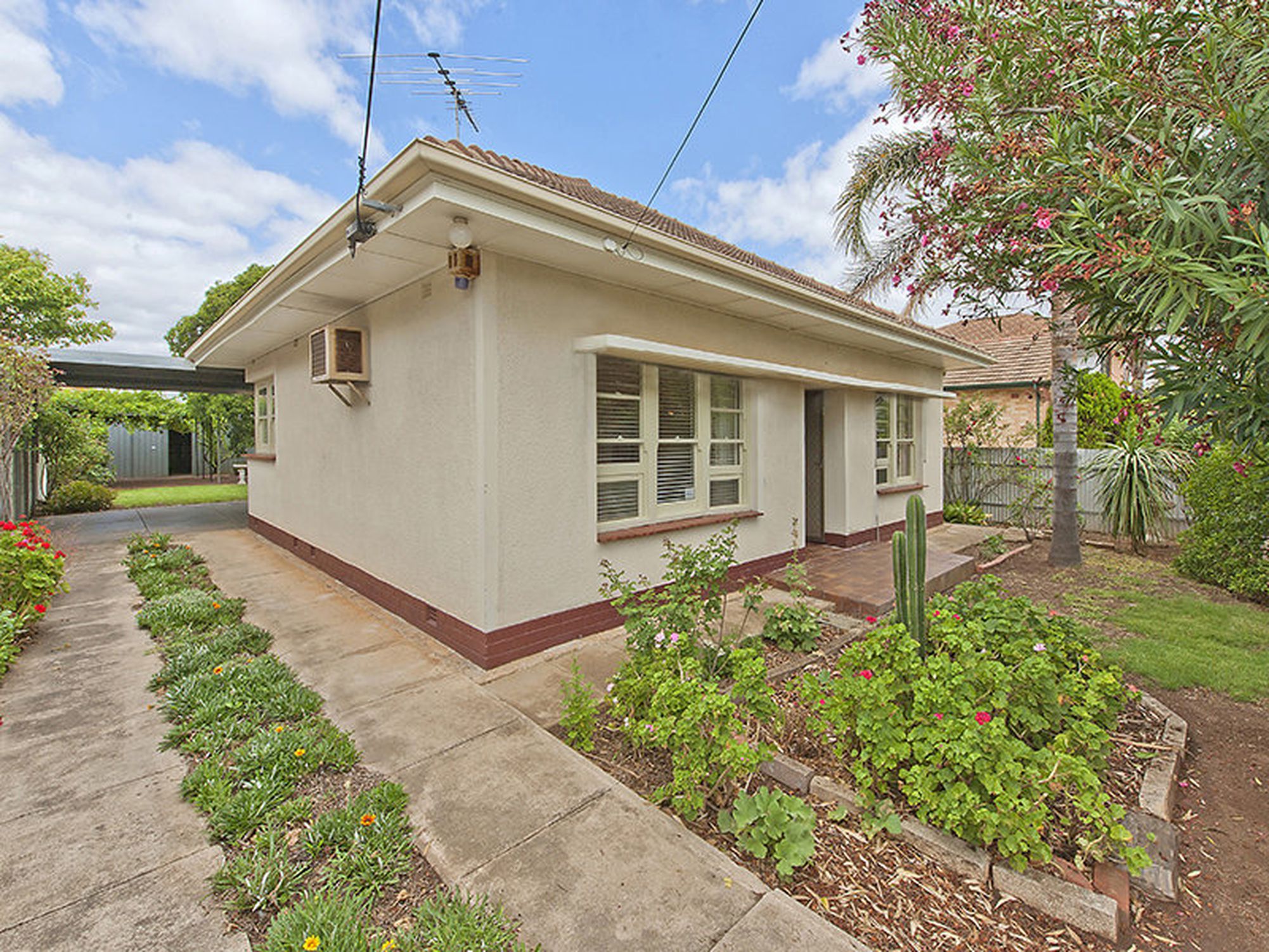 12 Bond Court, Woodville North