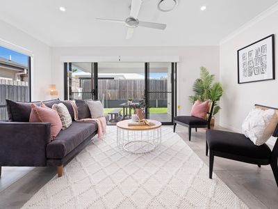 9 Belconnen Drive, Pimpama