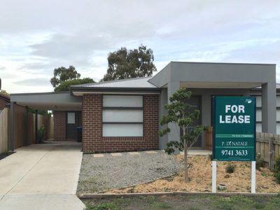 1 / 9 Brimpton Grove, Wyndham Vale