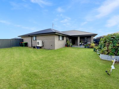 4 Livingston Boulevard, Forbes