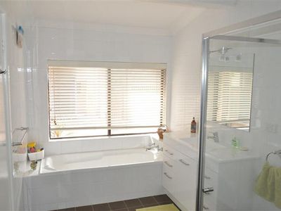 5 Eloora Place, Forbes