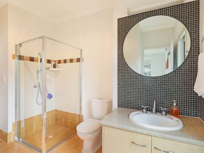 32 / 2 Grand Parade, Parrearra