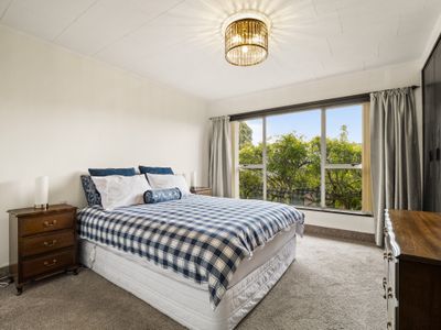 62 Easther Crescent, Kew