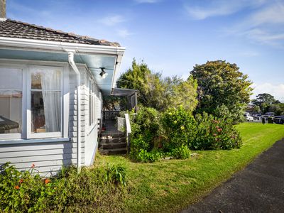 11 Shamrock Lane, Te Atatu Peninsula