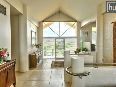 4 Maynet Pl, West Albury
