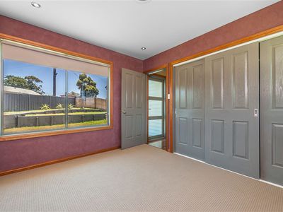 8 Weymouth Road, Lake Tabourie