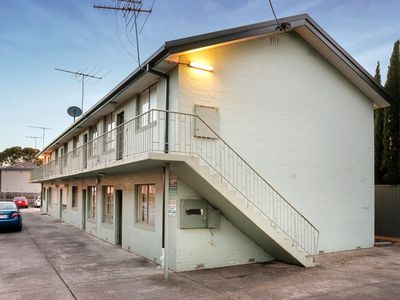 7 / 3 Hampton Parade, West Footscray