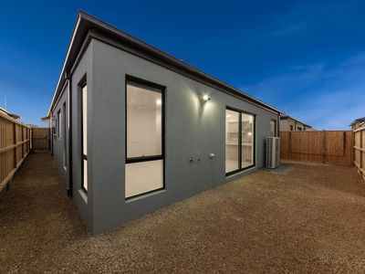 28 Palmdale Crescent, Mambourin