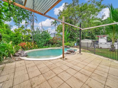 8 Mimosa Street, Holloways Beach