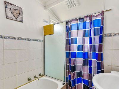 8 Mullins Street , Millicent