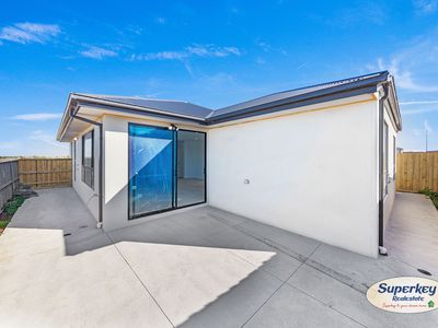 6 Palmdale Crescent, Mambourin