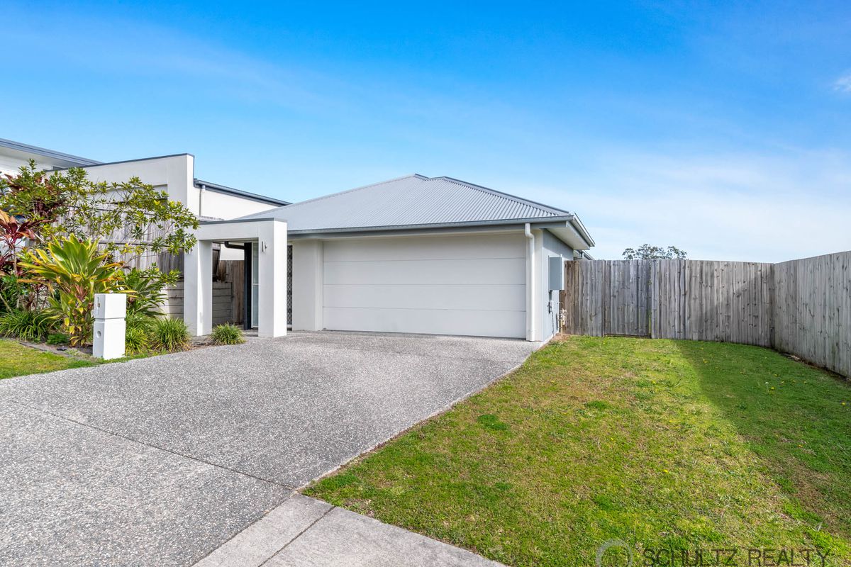 4 Bedroom Family Home with 2 Bathrooms, 2 Living Areas and Side Access!!

